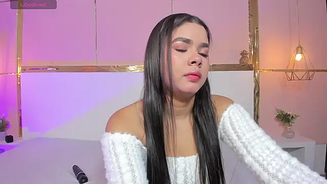 TianaGlow44 online show from 15, 12, 2025