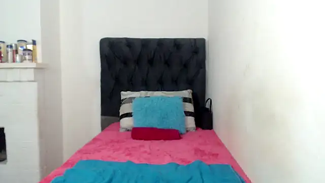 Snapshot of MissLola026 chatting on 12, 1, 2026 MissLola026 online show from 12, 1, 2026