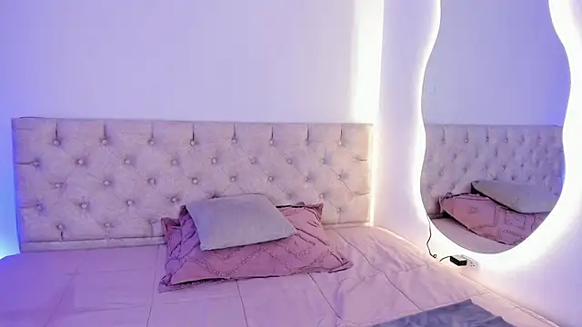 Nina fox 0691 online show from 4, 11, 2025