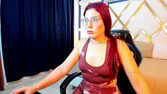 Snapshot of allison_mc chatting on 19, 4, 2026 allison mc online show from 19, 4, 2026