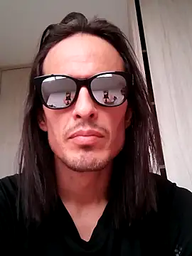 Snapshot of Santini001 chatting on 11, 10, 2025 Santini001 online show from 11, 10, 2025