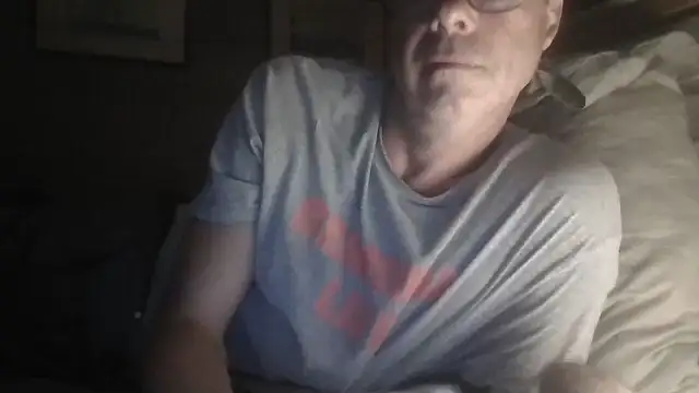 Snapshot of willy2mall chatting on 12, 10, 2025 willy2mall online show from 12, 10, 2025