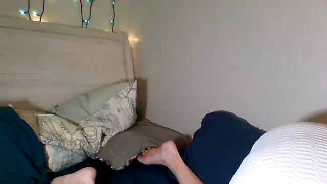 Snapshot of easy_briezy chatting on 8, 10, 2025 easy briezy online show from 8, 10, 2025