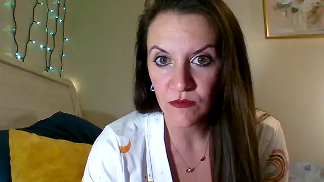 Snapshot of easy_briezy chatting on 5, 11, 2025 easy briezy online show from 5, 11, 2025