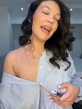 Snapshot of ClaraPasssion chatting on 18, 12, 2025 ClaraPasssion online show from 18, 12, 2025