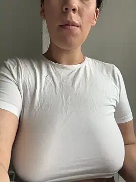 Snapshot of ClaraPasssion chatting on 4, 2, 2026 ClaraPasssion online show from 4, 2, 2026