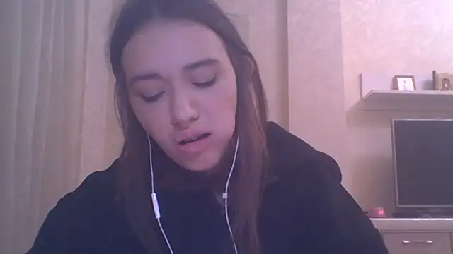 Snapshot of CeyaLier chatting on 27, 10, 2025 CeyaLier online show from 27, 10, 2025