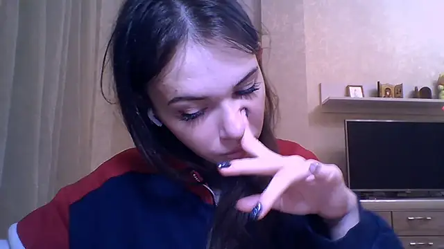 Snapshot of CeyaLier chatting on 12, 11, 2025 CeyaLier online show from 12, 11, 2025