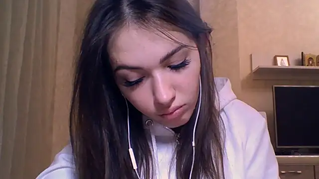 Snapshot of CeyaLier chatting on 14, 11, 2025 CeyaLier online show from 14, 11, 2025