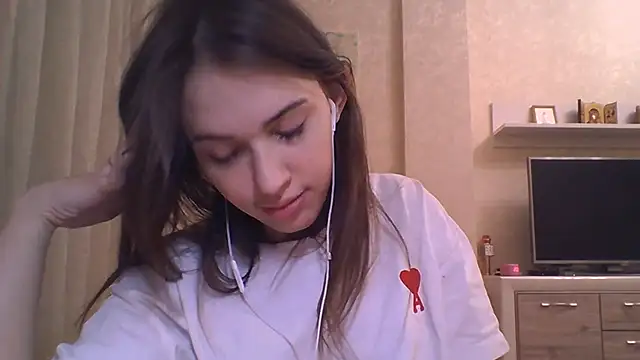 Snapshot of CeyaLier chatting on 24, 11, 2025 CeyaLier online show from 24, 11, 2025