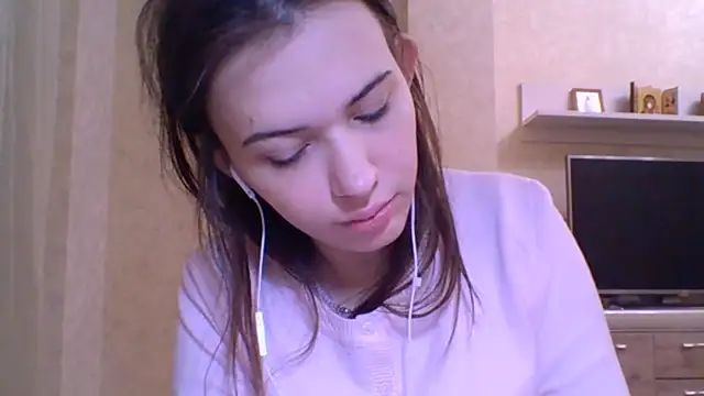 Snapshot of CeyaLier chatting on 18, 12, 2025 CeyaLier online show from 18, 12, 2025