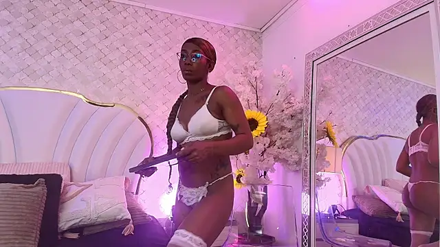 Snapshot of _NinaFox_ chatting on 17, 7, 2026 NinaFox online show from 17, 7, 2026