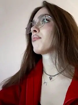 Snapshot of MayaGlow chatting on 13, 11, 2025 MayaGlow online show from 13, 11, 2025