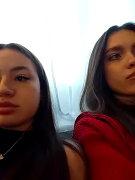 Snapshot of MayaGlow chatting on 14, 11, 2025 MayaGlow online show from 14, 11, 2025