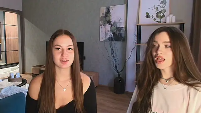 Snapshot of MayaGlow chatting on 21, 11, 2025 MayaGlow online show from 21, 11, 2025