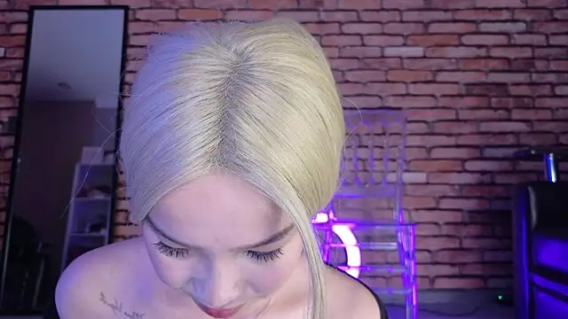 saya li1 online show from 28, 10, 2025