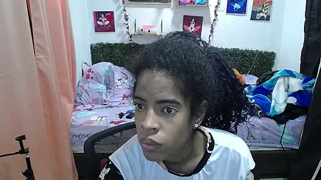 Snapshot of thianahorny chatting on 18, 5, 2026 thianahorny online show from 18, 5, 2026