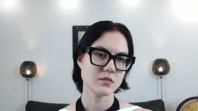 Marie Fitch online show from 2, 12, 2025