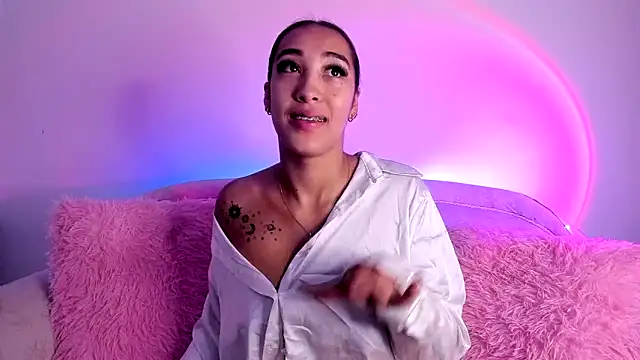 Snapshot of HeidyRousse chatting on 15, 1, 2026 HeidyRousse online show from 15, 1, 2026