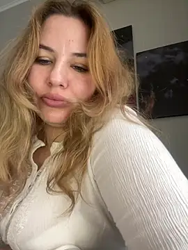 Snapshot of Passion-Blondy chatting on 24, 6, 2026 Passion-Blondy online show from 24, 6, 2026