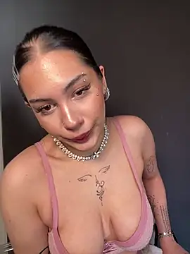 Snapshot of LoraShines chatting on 20, 7, 2026 LoraShines online show from 20, 7, 2026