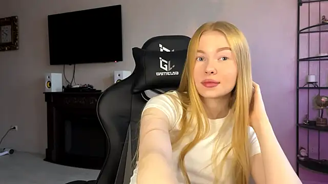 Snapshot of RaguelNicksons chatting on 3, 11, 2025 RaguelNicksons online show from 3, 11, 2025