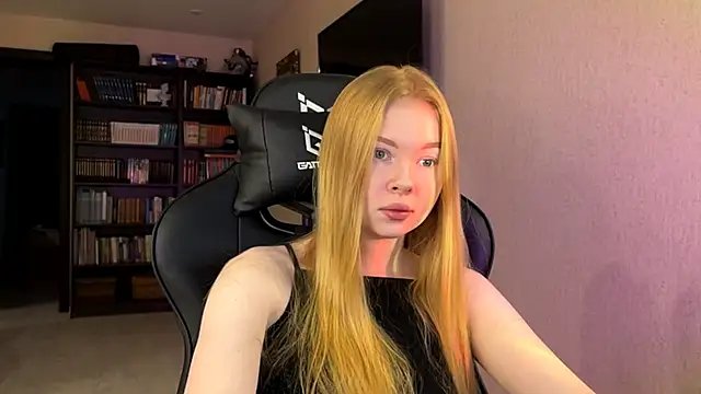 Snapshot of RaguelNicksons chatting on 5, 11, 2025 RaguelNicksons online show from 5, 11, 2025