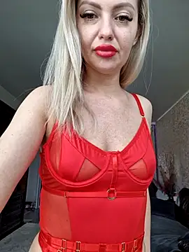 Snapshot of BritanyVegas chatting on 7, 6, 2026 BritanyVegas online show from 7, 6, 2026