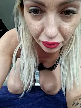 Snapshot of BritanyVegas chatting on 4, 7, 2026 BritanyVegas online show from 4, 7, 2026