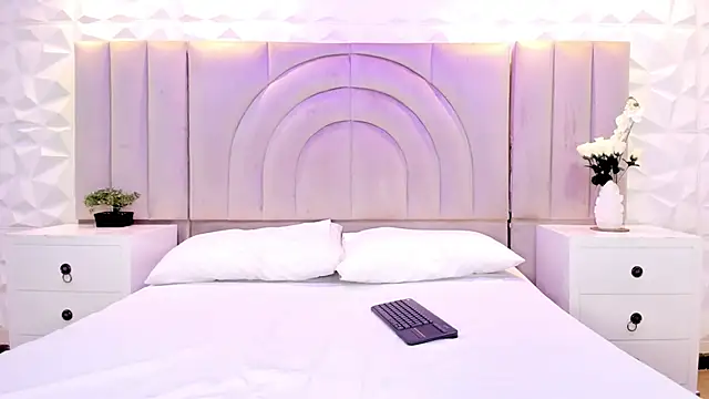 Snapshot of rebeca_brown_ chatting on 27, 11, 2025 rebeca brown online show from 27, 11, 2025