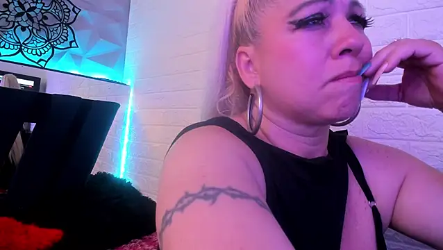 pamela velazco online show from 3, 12, 2025