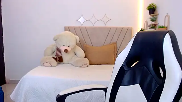 Snapshot of zara_cute chatting on 11, 7, 2026 zara cute online show from 11, 7, 2026