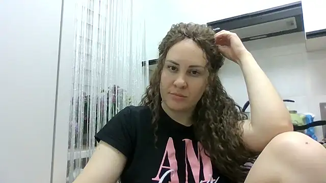 Snapshot of MeadowEyes chatting on 10, 5, 2026 MeadowEyes online show from 10, 5, 2026