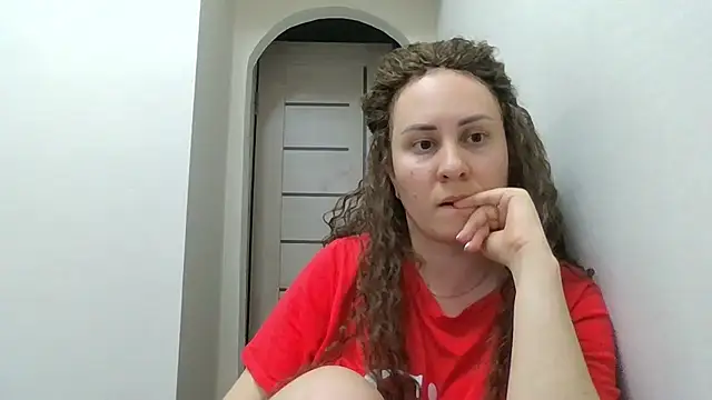 Snapshot of MeadowEyes chatting on 13, 5, 2026 MeadowEyes online show from 13, 5, 2026