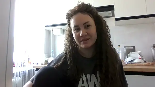 Snapshot of MeadowEyes chatting on 19, 5, 2026 MeadowEyes online show from 19, 5, 2026