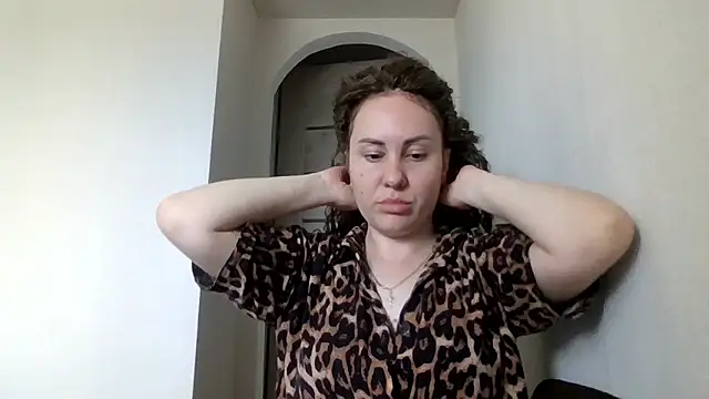 Snapshot of MeadowEyes chatting on 26, 5, 2026 MeadowEyes online show from 26, 5, 2026