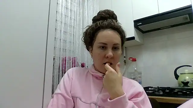 Snapshot of MeadowEyes chatting on 31, 5, 2026 MeadowEyes online show from 31, 5, 2026