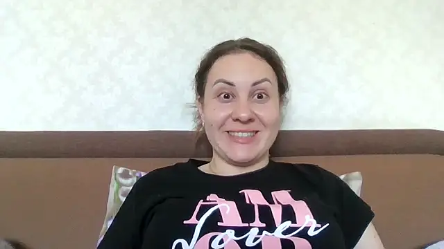 Snapshot of MeadowEyes chatting on 6, 6, 2026 MeadowEyes online show from 6, 6, 2026