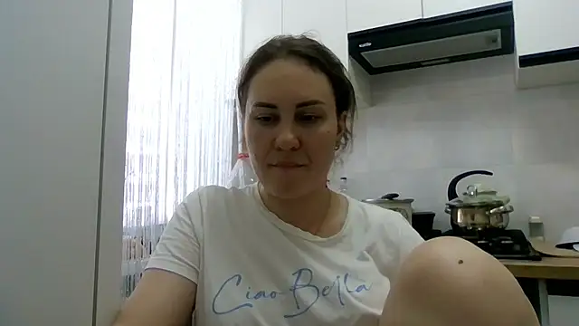 Snapshot of MeadowEyes chatting on 25, 6, 2026 MeadowEyes online show from 25, 6, 2026