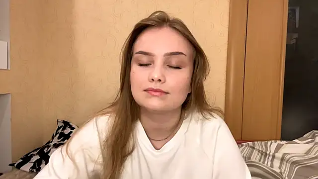 WillowSturiaIe online show from 10, 10, 2025