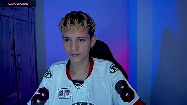 tylernova online show from 10, 3, 2026