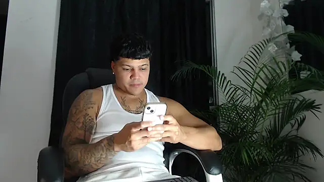 Boyhot 00 online show from 13, 2, 2026