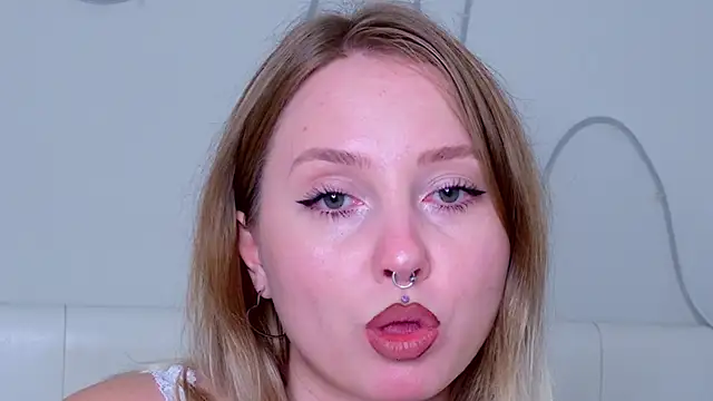 CandiceKingzz online show from 18, 10, 2025