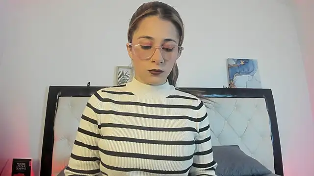 Sara Roades online show from 30, 10, 2025