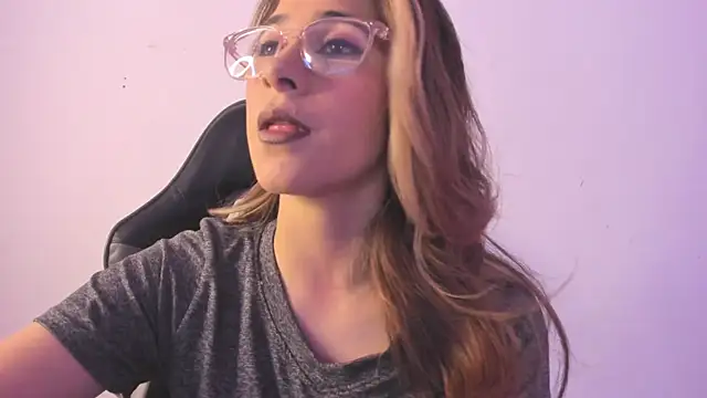 Sara Roades online show from 12, 11, 2025