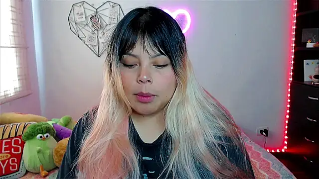 Snapshot of EllieMoonX chatting on 13, 2, 2026 EllieMoonX online show from 13, 2, 2026