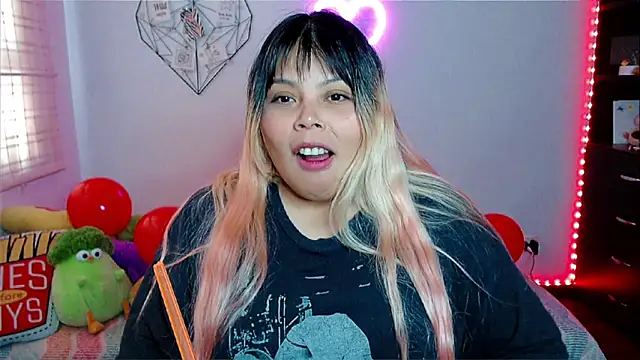 Snapshot of EllieMoonX chatting on 14, 2, 2026 EllieMoonX online show from 14, 2, 2026