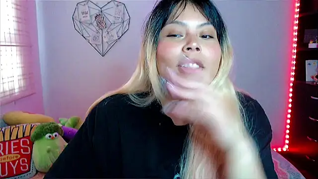 Snapshot of EllieMoonX chatting on 27, 2, 2026 EllieMoonX online show from 27, 2, 2026