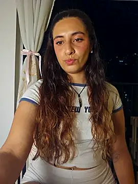 Snapshot of Meganthomson chatting on 28, 4, 2026 Meganthomson online show from 28, 4, 2026
