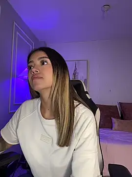 Snapshot of HoneyMollyX chatting on 6, 4, 2026 HoneyMollyX online show from 6, 4, 2026